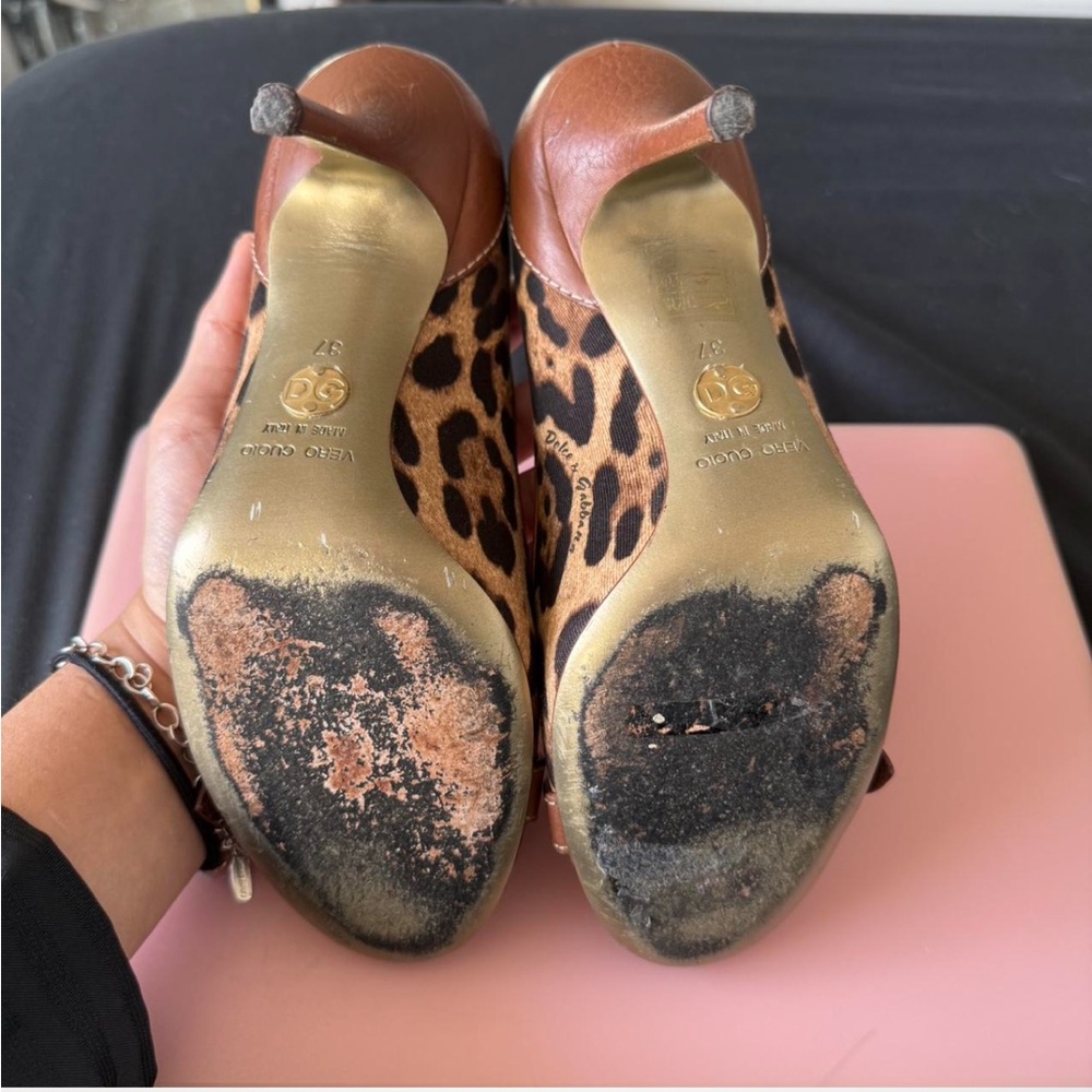 Dolce & Gabbana Leopard Heels with Gold Buckle SIZE 37 or US 7 - Picture 4 of 6